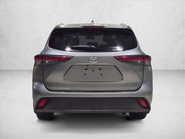 Used 2026 Toyota Highlander XLE AWD/4WD image 5