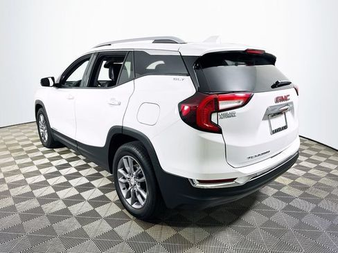 Used 2024 GMC Terrain SLT FWD image 5