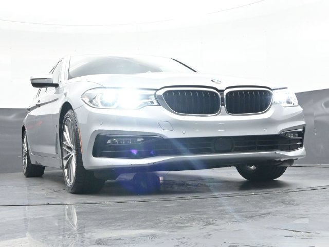 Used 2018 BMW 530e RWD image 39