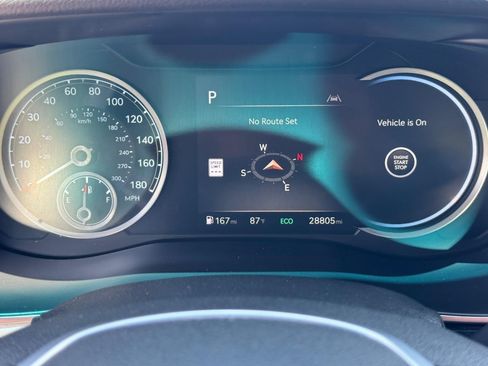 Used 2025 Genesis G70 2.5T AWD/4WD image 20