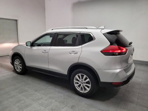 Used 2017 Nissan Rogue SV AWD/4WD image 3