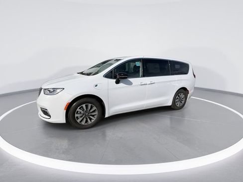 New 2024 Chrysler Pacifica Select image 4
