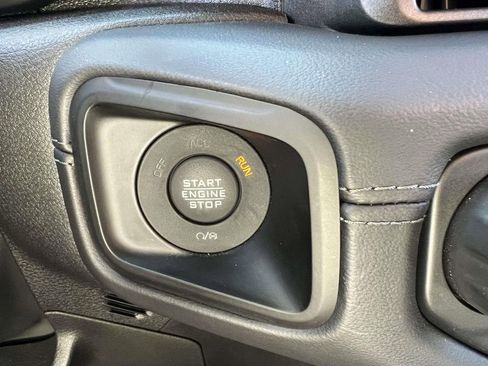 Used 2025 Jeep Wrangler Unlimited Rubicon 4xe w/ Technology Group AWD/4WD image 30
