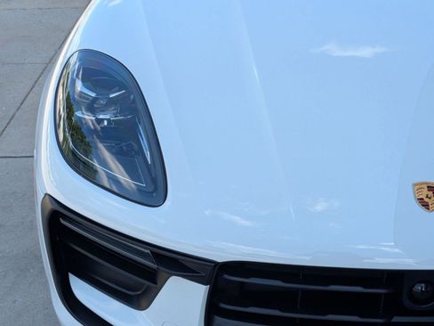 Certified 2026 Porsche Macan AWD/4WD image 12