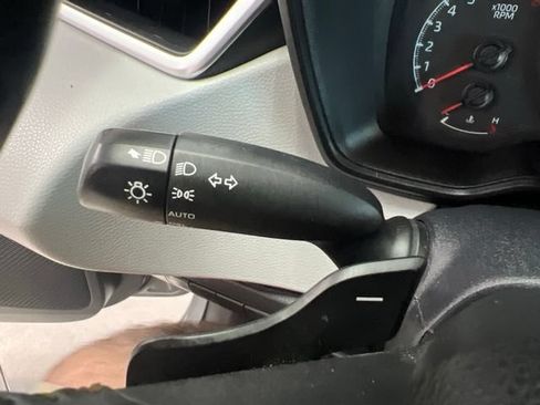 Used 2022 Toyota Corolla SE w/ Carpet Mat Package (TMS) FWD image 19