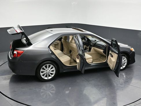 Used 2012 Toyota Camry XLE image 29