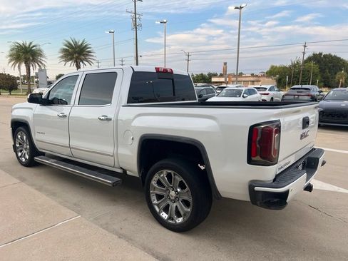 Used 2018 GMC Sierra 1500 Denali w/ Denali Ultimate Package AWD/4WD image 3