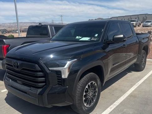 Used 2025 Toyota Tundra SR5 w/ SR5 Convenience Package AWD/4WD image 1