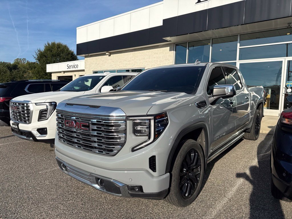 Used 2024 GMC Sierra 1500 Denali w/ Denali Reserve Package AWD/4WD image 1