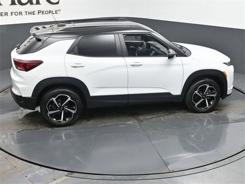 Used 2023 Chevrolet TrailBlazer RS w/ Sun and Liftgate Package image 39
