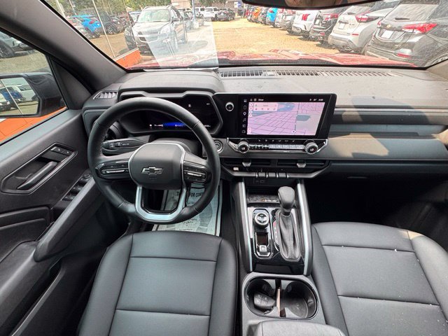 Used 2025 Chevrolet Colorado Trail Boss AWD/4WD image 16