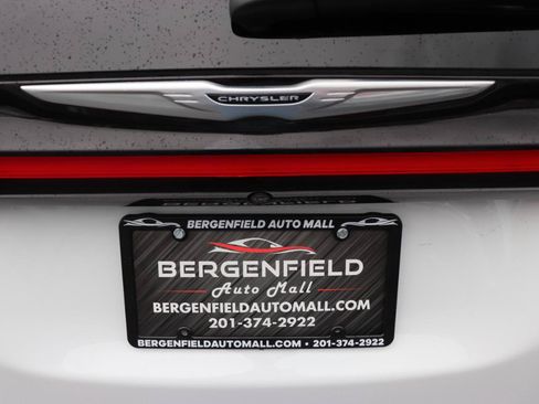 Used 2024 Chrysler Pacifica Touring-L FWD image 69