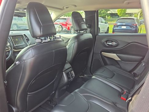 Used 2017 Jeep Cherokee Limited AWD/4WD image 14