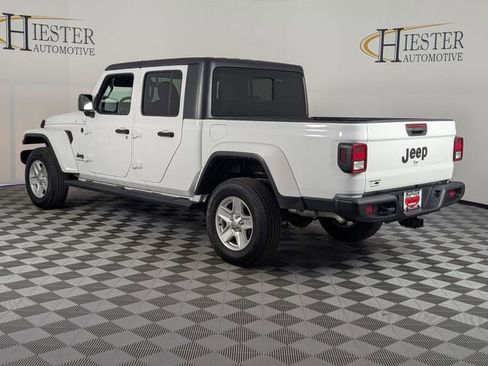 Used 2023 Jeep Gladiator Sport image 5