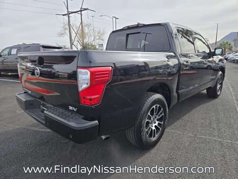 Used 2022 Nissan Titan SV image 6