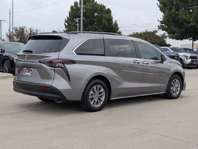 Certified 2026 Toyota Sienna XLE FWD image 6