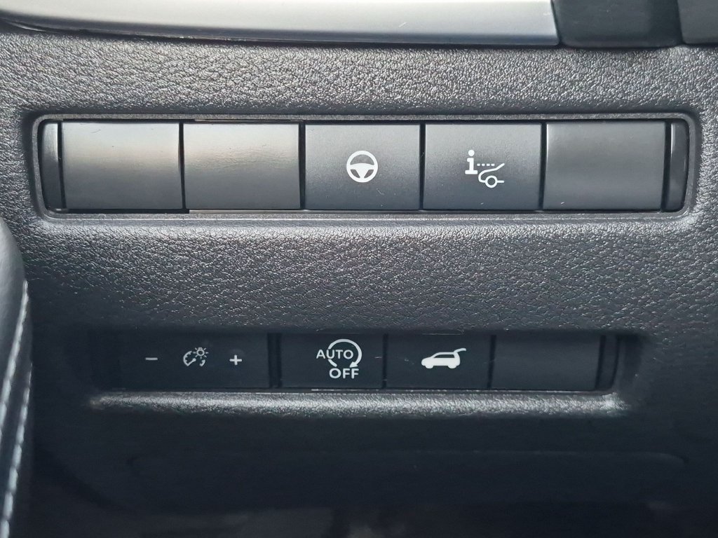 Used 2024 Nissan Rogue Platinum AWD/4WD image 35