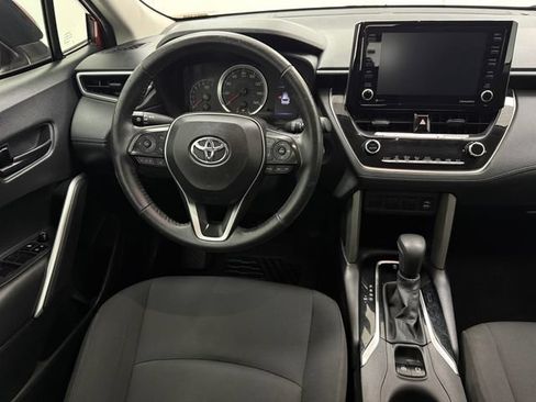 Used 2022 Toyota Corolla Cross LE FWD image 32