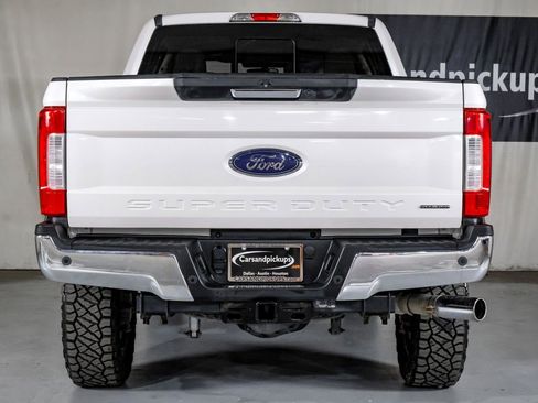 Used 2017 Ford F250 Lariat w/ Chrome Package image 9