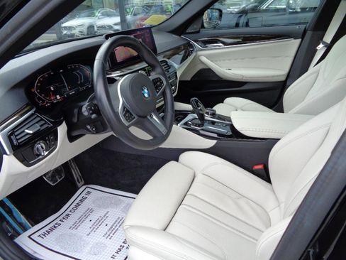 Used 2022 BMW 540i xDrive w/ Executive Package image 10