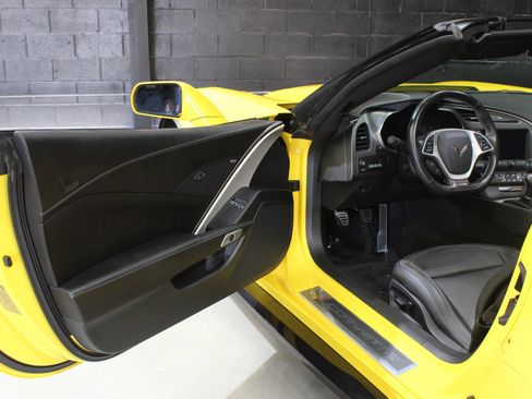 Used 2017 Chevrolet Corvette Z06 image 25