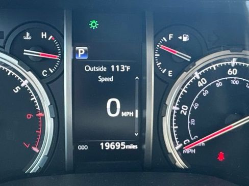 Used 2024 Toyota 4Runner Limited AWD/4WD image 9