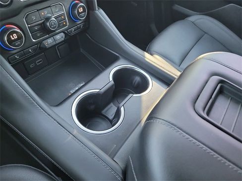 Certified 2023 Chevrolet Suburban Z71 w/ Luxury Package image 28