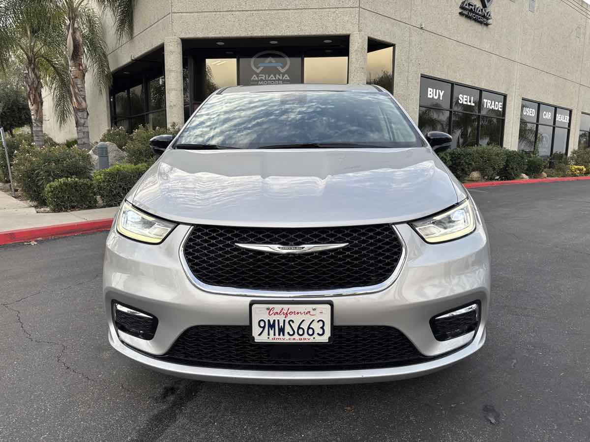 Used 2024 Chrysler Pacifica Limited FWD image 7