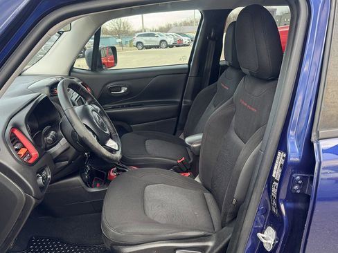 Used 2017 Jeep Renegade Trailhawk image 16