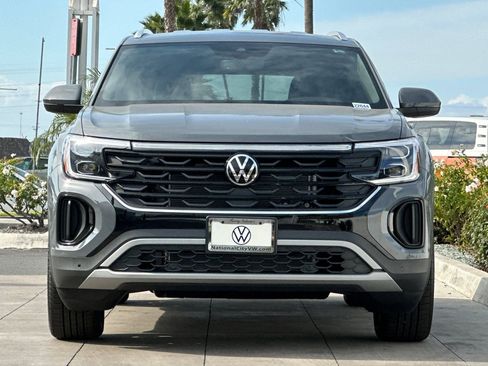 New 2026 Volkswagen Atlas Cross Sport SE image 3