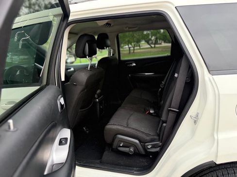 Used 2018 Dodge Journey SE w/ Popular Equipment Group FWD image 31