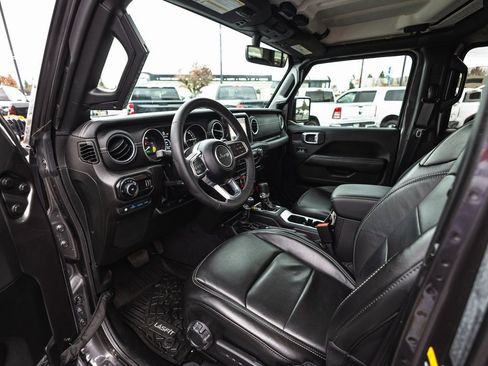 Used 2023 Jeep Wrangler Unlimited Sahara image 24