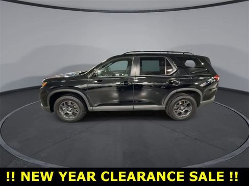 Used 2023 Honda Pilot TrailSport image 5