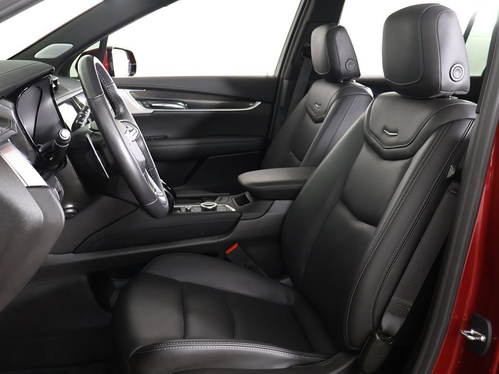 Used 2024 Cadillac XT6 Sport w/ LPO, Floor Liner Package AWD/4WD image 36