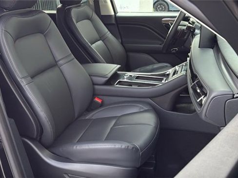 New 2026 Lincoln Aviator Premiere image 8