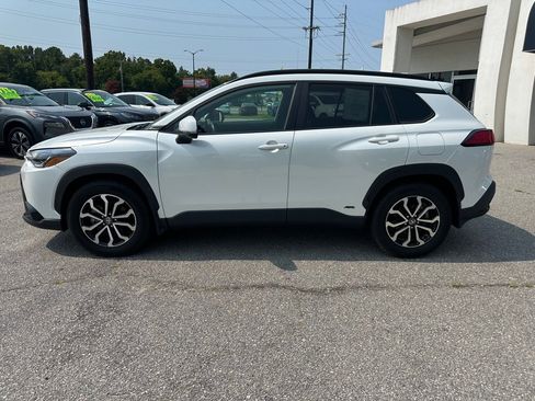 Used 2023 Toyota Corolla Cross AWD Hybrid image 2