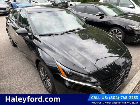 Used 2025 Nissan Altima 2.5 SV FWD image 1