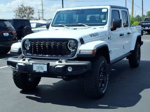 Used 2024 Jeep Gladiator Mojave AWD/4WD image 2