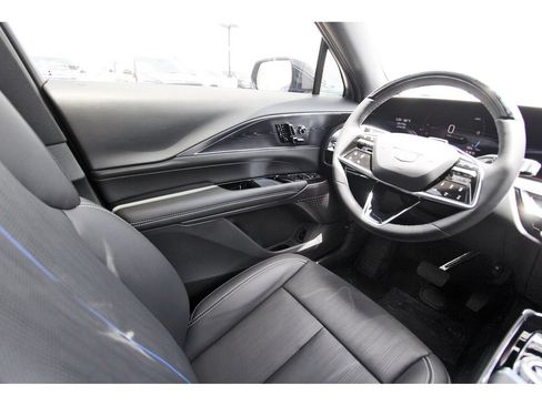 New 2026 Cadillac Lyriq Luxury AWD/4WD image 8