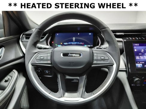 Used 2025 Jeep Grand Cherokee Laredo X w/ Luxury Tech Group I AWD/4WD image 12