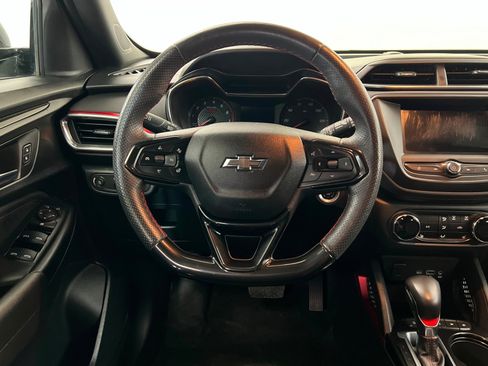 Used 2022 Chevrolet TrailBlazer RS FWD image 13