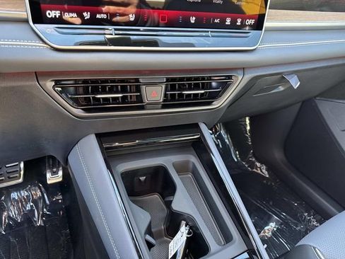 New 2026 Volkswagen Tiguan SEL R-Line image 24