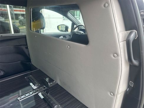 Used 2022 Chrysler Pacifica Touring FWD image 11