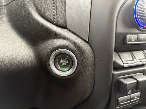 Used 2022 GMC Sierra 2500 Denali image 37