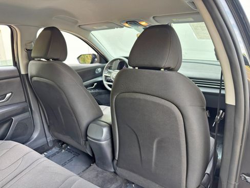 Used 2021 Hyundai Elantra SEL FWD image 30