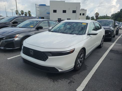 Used 2024 Honda Accord EX image 2