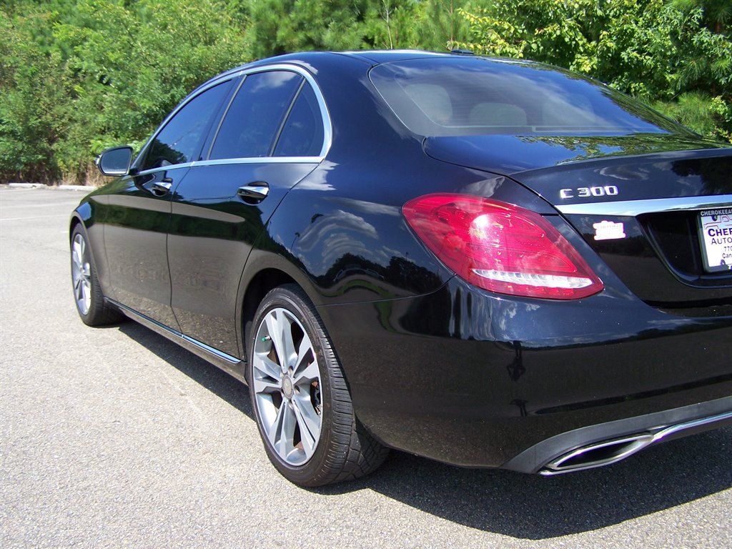 Used 2015 Mercedes-Benz C 300 Sedan image 22