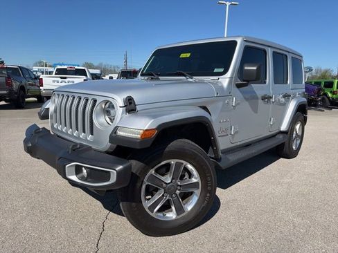 Used 2022 Jeep Wrangler Unlimited Sahara w/ LED Lighting Group AWD/4WD image 1