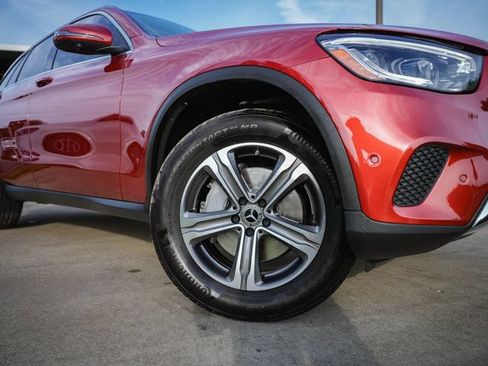 Certified 2022 Mercedes-Benz GLC 300 4MATIC image 3