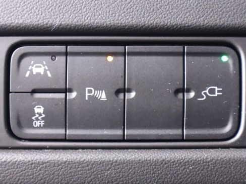 Used 2022 Chevrolet Suburban LS image 12